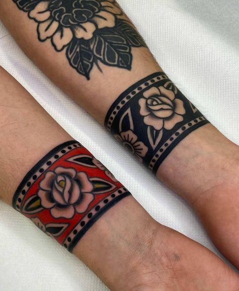 Traditional Tattoo Arm Band, Bracelet Tattoo Traditional, Wrist Tattoos Old School, Asian Band Tattoo, Mexican Arm Band Tattoo, Traditional Band Tattoo Design, Wrapped Wrist Tattoo, Matching Arm Band Tattoos, Traditional Tattoo Bracelet