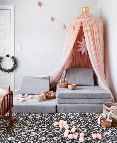 1,520 Likes, 52 Comments - Nugget (@nuggetcomfort) on Instagram: “😍 📸 by @foxyoxie” Nugget Couch Cozy Corner, Nugget Couch Reading Nook, Nugget Reading Corner, Nugget Reading Nook, Living Playroom, Joey Builds, Nugget Configurations, Nugget Comfort, Nugget Builds