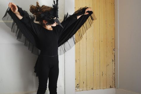 Raven Costume, Crow Costume, Aesop's Fables, World Book Day Costumes, Book Day Costumes, Fall Arts And Crafts, Bird Costume, Cinderella Costume, A Crow