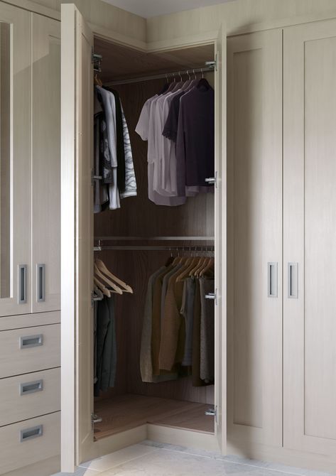 Make the most of the corner space with this angled double hanging rail. Dressing Angle, Built In Wardrobe Designs, Corner Wardrobe Closet, Ideas Armario, Fitted Wardrobes Bedroom, Corner Closet, Bedroom Built In Wardrobe, Corner Wardrobe, Open Wardrobe