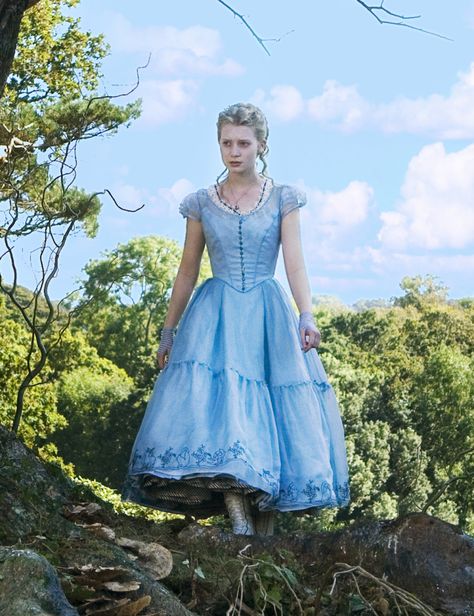 Into the Seams of Alice in Wonderland Costume Remake – Part 2 – Bella Maes Sewing Corner Wonderland Outfit, Alice In Wonderland Outfit, Colleen Atwood, Alice Costume, Hole Dress, Alice In Wonderland Dress, Alice In Wonderland Aesthetic, Wonderland Dress, Mia Wasikowska