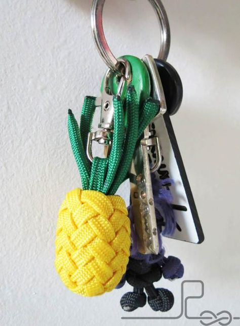 What Can You Make with Shoelaces | Things You Can Do with Shoe Laces | DIY Craft Tutorial Ideas | Kids| Art | Handmade | Fun | Design Pineapple Crafts, Dreamcatcher Diy, Paracord Projects Diy, Fun Diy Craft Projects, Swiss Paracord, Paracord Diy, Paracord Knots, Paracord Keychain, Paracord Projects