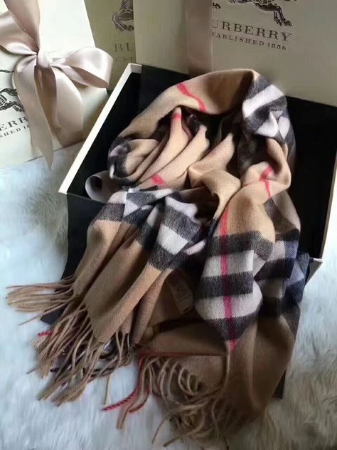 Burberry Scarf Women, Burberry Scarf Outfit Aesthetic, Butberry Scarf, Burberry Scarf Aesthetic, Burbery Scarf, Burberry Aesthetic Outfit, Burberry Scarf Outfit, Burberry Aesthetic, Aesthetic Scarf