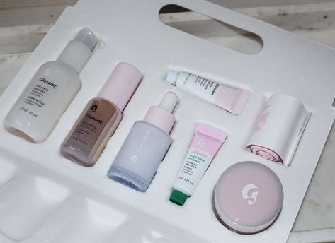 Glossier Skincare Edit Limited Edition Mini Set Glossier Skincare Kit, Glossier Skincare Set, Glossier Mini Set, Glossier Gift Set, Glossier Sets, Mini Skincare Products, Christmas List Ideas 2022, Bday List Ideas, Preppy Birthday List