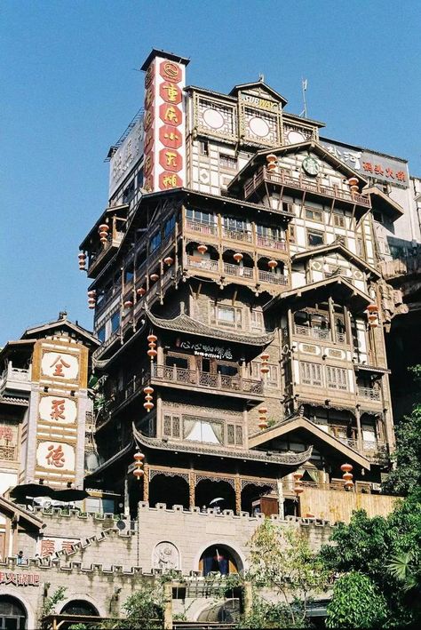 Chongqing, the most worth to go in several places / with a complete photo Raiders - kikbb Buildings For Reference, Building References Architecture, City Reference Photo, Background Reference Photo, Asian Buildings, East Asian Architecture, Hong Kong Architecture, Cool Architecture, China Building