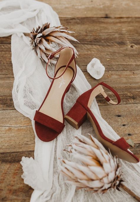 Burgundy block heels for the boho bride | Image by Alex Mari Photography Outdoor Wedding Shoes, Fall Wedding Shoes, Boho Wedding Shoes, Wedding Shoes Low Heel, Designer Wedding Shoes, Bride Pictures, June Bug, Wedding Shoes Bride, Nike Model