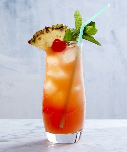 Mai Tai Tropical Cocktail Recipes, Mai Tai Recipe, Fruit Garnish, Pineapple Mint, Watermelon Mojito, Disney Desserts, Gin Fizz, Frozen Cocktails, Frozen Pineapple