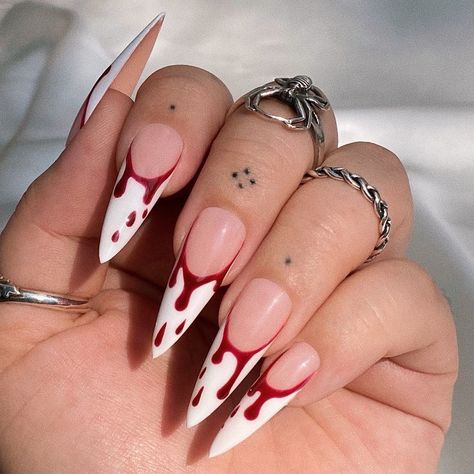 Staleto Nails, Gothic Nail Art, Blood Nails, Vampire Nails, Halloween Acrylic Nails, Gothic Nails, Goth Nails, Stick On Nails, French Tip Nails