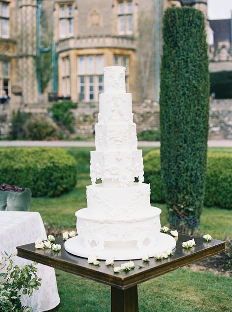 Victorian Wedding Cakes, Tortworth Court, French Wedding Cakes, Royal Wedding Themes, English Countryside Wedding, Bridgerton Wedding, Perfect Wedding Cake, Regency Wedding, Italian Wedding Cakes