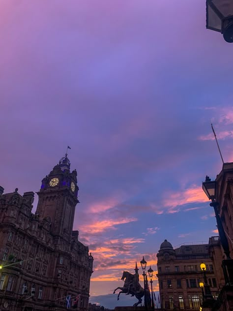 Edinburgh Sunset, Edinburgh Aesthetic, Uni Motivation, Edinburgh Photography, Scottish Summer, Scotland Aesthetic, Long Lost Love, Life In The Uk, Going Abroad