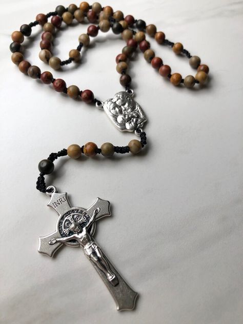 Rosary Reference, Rosary Photography, Rosary Wallpaper, Rosary Drawing, Diy Rosary Necklace, Rosary Art, Rosary Bead Tattoo, Rosary Tattoo, Rosary Cross