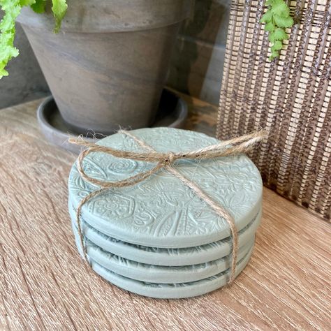 Homemade Coasters Clay, Polymer Coasters, Ceramic Homeware, Air Dry Clay Coasters, Easy Air Dry Clay, Polymer Clay Home Decor, Coaster Packaging, Clay Coasters, Pottery Coasters