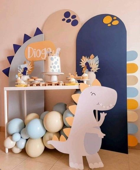 Dinosaurus Birthday Party Ideas, 1st Birthday Party Dinosaur Theme, Dino Party Ideas Decoration, Dino Decorations Party, Dinosaur Party Ideas Decorations, Dinosaur Birthday Party Decorations Diy, Dino Balloon Garland, Dinosaur Themed Birthday Party Decorations, Dino Baby Shower Ideas Boys