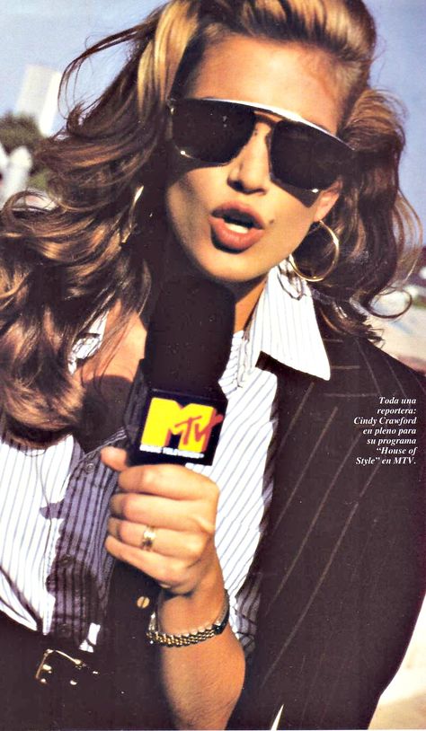 Cindy Crawford 1990 Style, 90s Supermodels, 90s Models, Linda Evangelista, Super Models, Claudia Schiffer, Tv Host, Cindy Crawford, Cat Walk