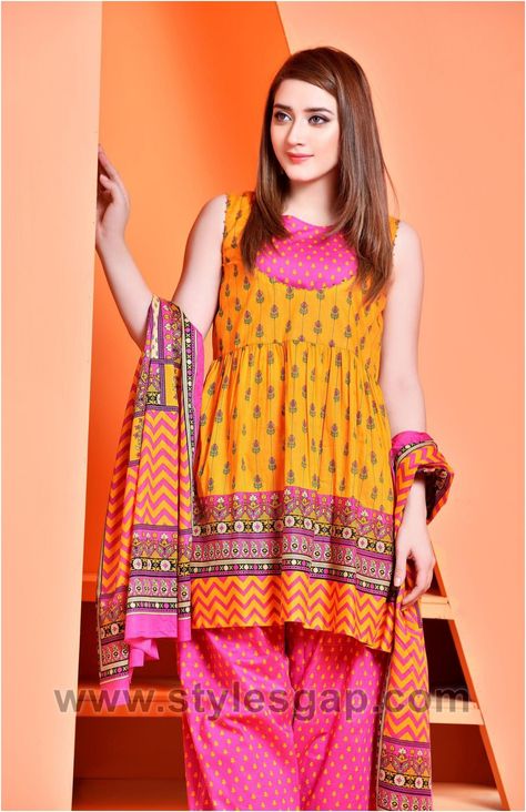 Frocks Latest Designs, Lawn Kurti Designs, Lawn Kurti, Beautiful Frocks, Short Frocks, Designer Summer Dresses, Pakistani Dresses Casual, Kurta Neck Design, Girls Casual Dresses