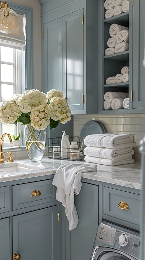 Looking to upgrade your laundry room? 🧺 Explore 40+ of the best laundry room ideas to inspire you! From sleek and modern designs to functional and organized spaces, these ideas will help you create a stylish and efficient laundry area that makes chores a breeze. Whether you have a small nook or a spacious room, find the perfect inspiration to transform your laundry space into something you'll love. #LaundryRoom #HomeOrganization #InteriorDesign #LaundryRoomInspiration #HomeDecor Laundry Room With Half Bath, Chic Laundry Room Ideas, Best Laundry Room Ideas, Chic Laundry Room, Blue Laundry Room, Organized Spaces, Laundry Room Colors, House Laundry Room, Blue Laundry Rooms