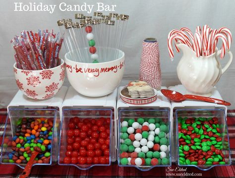 Holiday Candy Bar, Christmas Candy Buffet, Candy Station Wedding, Candy Bar Table, Party Candy Bar, Christmas Candy Crafts, Christmas Candy Bar, Diy Holiday Party, Candy Bar Party