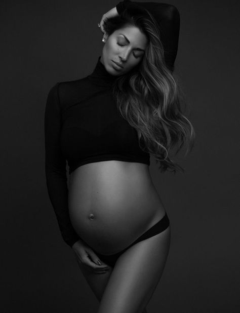 Lola Melani, Maternity Silhouette, Maternity Studio Photoshoot, Maternity Photography Studio, Belly Photos, Maternity Photography Poses Pregnancy Pics, Maternity Photoshoot Outfits, Couple Pregnancy Photoshoot, Maternity Studio