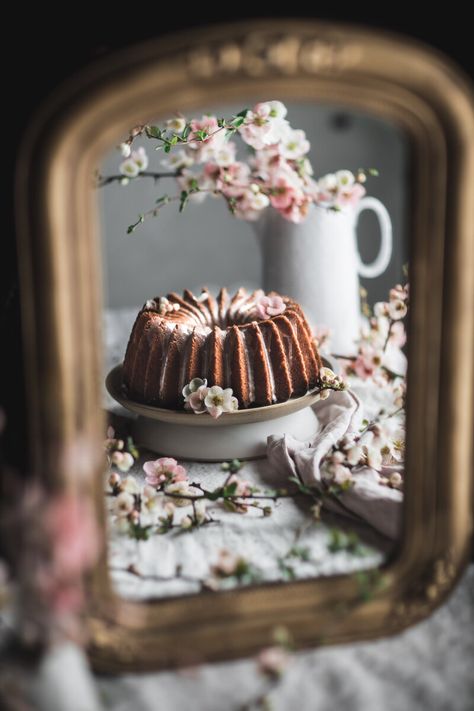 Food Photographer Cottagecore Food, Food Photography Dessert, Cake Photoshoot, Orthodox Easter, Trendy Food, Baking Art, Instagram Cake, Photo Food, Beautiful Food Photography