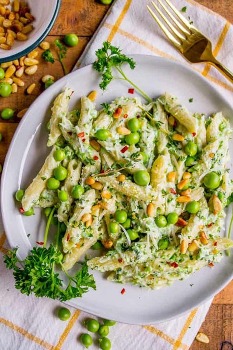 Lemon Pasta with Ricotta and Fresh Peas - The Food Charlatan Pasta With Ricotta, Lemon Pasta Recipes, Fresh Peas, Vegetarian Pasta Recipes, Ricotta Pasta, Food Charlatan, Lemon Pasta, Low Carb Paleo, Rigatoni