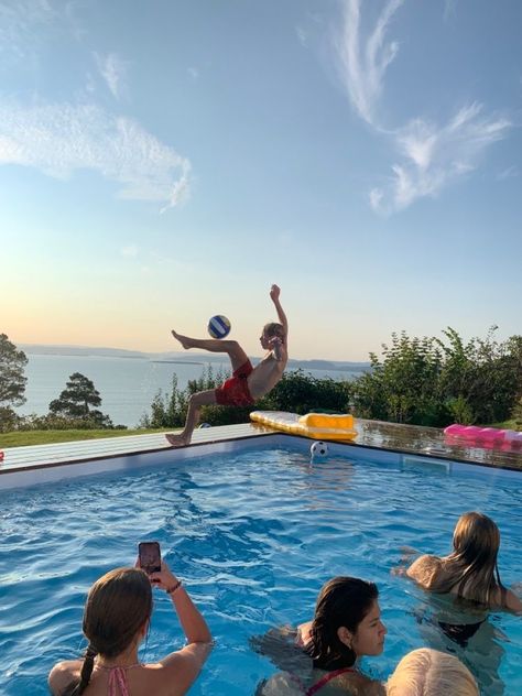 photo of a group of teenagers in a pool with pool balls and floaties. one person is in the air failing into the pool kicking a pool ball. Drarry Pansmione Blairon, Mason Thames, Summer Plans, Summer Goals, Demon Girl, Summer Pool, Beach Reading, Summer Bucket Lists, Pool Days