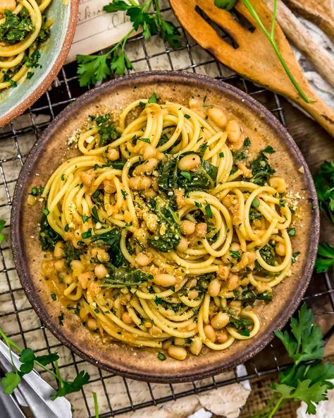 Healthy and hearty, this oil free, low fat Smoky Kale and Bean Pasta is budget friendly, ultra-flavoful, and easy to make! #wholefoodplantbased #vegan #oilfree #glutenfree #plantbased | monkeyandmekitchenadventures.com Whole Food Plant Based Dinner, Soup Photography, Vegetable Photography, Monkey And Me Kitchen Adventures, Dinner Photography, Healthy Food Photography, Vegan Food Photography, Clean Eating Dinner Recipes, Oil Free Vegan Recipes