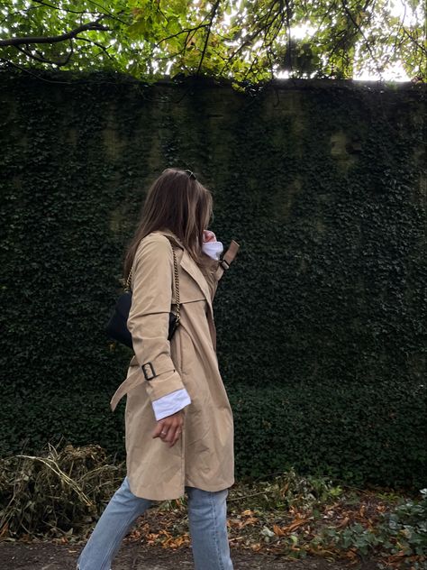 Dublin, Ireland. The most gorgeous place with the moodiest weather. Trench Coat Mid Length, Mid Trench Coat Outfit, Knee Length Trench Coat Outfit, Mid Length Trench Coat Outfit, Tan Trench Coat Outfit, Dublin Style, Court Outfit, Plane Outfit, Raincoat Outfit