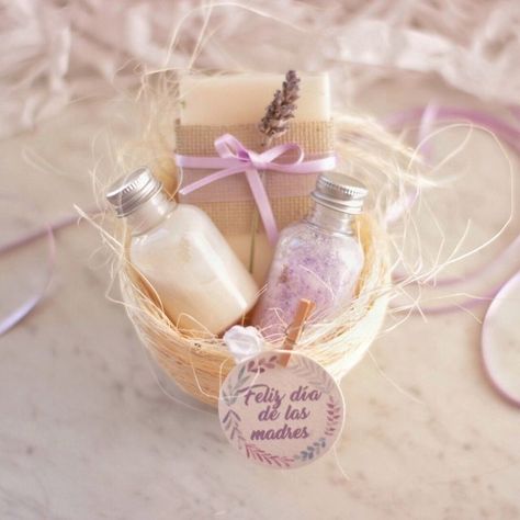 Jabon Artesanal Ideas, Brit Milah, Kit Spa, Girls Birthday Party Themes, Spa Box, Christening Favors, Event Favors, Bath Gift, Shabby Chic Diy