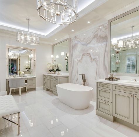 Luxury Master Bathrooms, Bad Inspiration, Big Bathrooms, Bathroom Design Luxury, Dream Bathrooms, Luxury Homes Dream Houses, Dream House Interior, Dream Bathroom, Bathroom Remodel Master