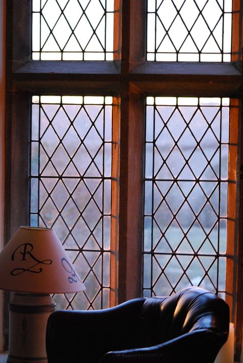 Leaded Stone Mullioned window in the Drawing Room Tudor Decor, Ranch House Designs, Leaded Glass Windows, English Manor, Christmas Garden, Tudor House, Victorian Architecture, Elegant Art, Leaded Glass