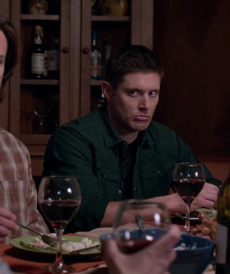 Dean Winchester Boyfriend, Jensen Ackles Supernatural, Dean And Castiel, Supernatural Dean Winchester, Reaction Pic, Sam Dean, Winchester Boys, Supernatural Dean, Sam Winchester