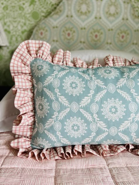 Frilly Cushions, Charlotte Gaisford, Cushion Inspiration, Cushion Tutorial, Guest Bedroom Decor, Green Business, Pillow Styling, Beautiful Bedding, Beautiful Bedrooms