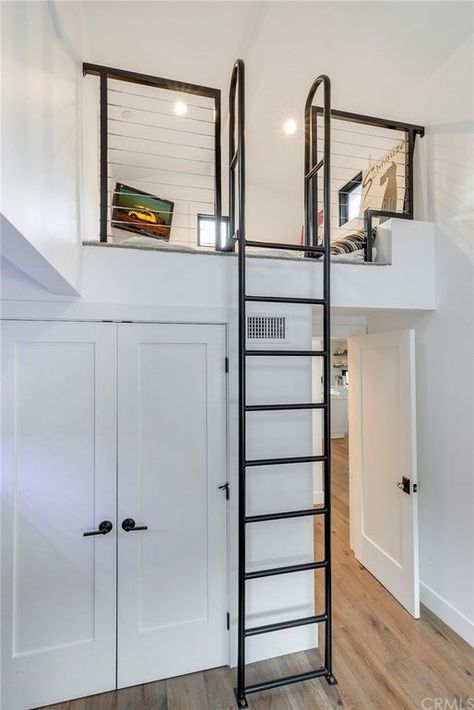 Hidden Loft Bed, Hidden Loft Room, Mezzanine Decor Ideas, Roof Stairs, Ladder To Mezzanine, Loft Nook Ideas, Room With Loft, Reading Loft Ideas, Mezzanine Decor