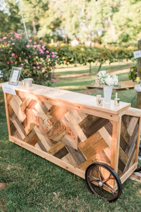 Portable Bar Ideas, Wedding Bar Cart, Portable Outdoor Bar, Outdoor Wedding Reception Decor, Mobil Bar, Rustic Outdoor Bar, Wine Tasting Ideas, Winery Decor, Outdoor Wedding Reception Decorations