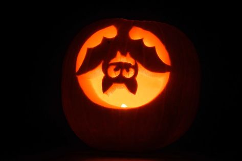 Bat pumpkin Bat Pumpkin Carving, Stencils Simple, Halloween Pumpkin Ideas, Easy Pumpkin Carving Ideas, Creative Pumpkin Carving Ideas, Free Printable Stencils, Scary Pumpkin Faces, Easy Teriyaki Chicken, Pumkin Carving