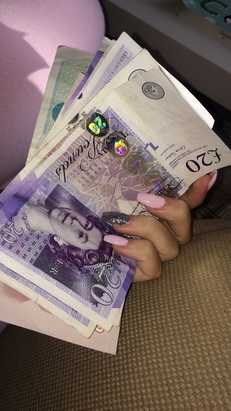 Pound Money, British Aesthetic, Money Notes, Notes Online, Fake Money, Gold Money, Money Magic, Money On My Mind, Pink Girly Things