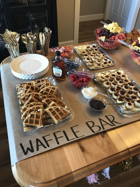 Waffle Wednesday Ideas, Easter Waffle Bar, Breakfast For Bachelorette Party, Senior Brunch Decorations, Pancake Waffle Bar, Waffle Bar Bridal Shower Ideas, Waffle Bar Party, Waffle House Birthday Party, Waffle Station Brunch Party