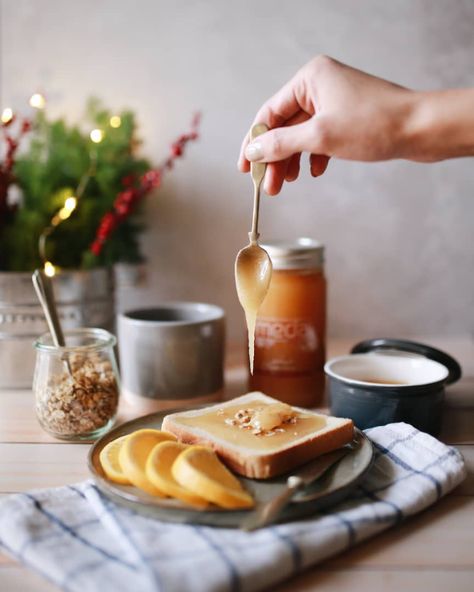 Honey Bottle Photography, Honey Breakfast, Bottle Shoot, Honey Art, Ghee Butter, Honey Photography, Honey Brand, Honey Bottles, Honey Jar