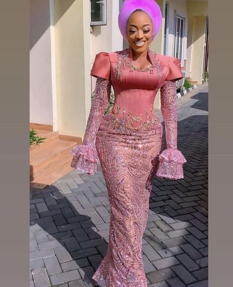 Women Wedding Outfit, Asoebi Lace Styles, Outfit Engagement, Aso Ebi Lace, Aso Ebi Lace Styles, Engagement Gown, Dresses Floor Length, Nigerian Lace Styles Dress, Nigerian Lace Styles