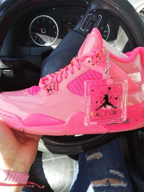 Hot Jordans, Outfits With Jordan Retro 4, Retro 4 Jordans, Jordans Retro, Nike Shoes Women Fashion, Jordan Retro 7, Pink Jordans, Pretty Sneakers, Jordan Retro 4