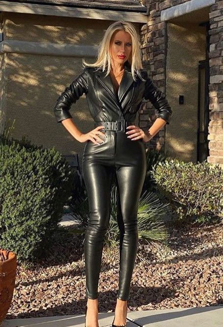 Leatherista Leather Leggings Fashion, Leather Outfits Women, Leather Leggings Outfit, Leather Pants Outfit, Leather Pants Women, Leggings Outfit, Black Leather Pants, Leather Dresses, Leather Outfit