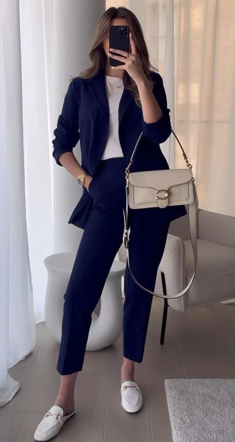 office wear outfit office dress colleceion football celebration outfit Women Office Outfits, Formal Wear Women, Casual Outfits For Work, Professional Outfits Women, Business Outfits Women, Stylish Work Attire, Business Casual Outfits For Work, Work Fits, Classy Work Outfits