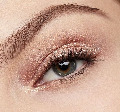 Eye Makeup Sparkle, Glittery Eyeshadow Looks, Soft Glitter Eye Makeup, Mac Dazzleshadow Liquid, Makeup Sparkle, Mac Makeup Lipstick, Mac Makeup Foundation, Mac Dazzleshadow, Mac Makeup Looks