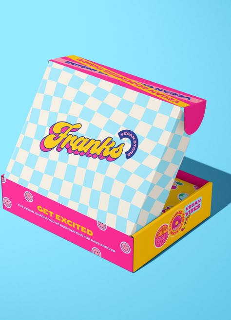 Packaging Store Design, Old School Packaging, Retro Product Packaging, Fun Packaging Design Boxes, Retro Design Packaging, Retro Inspired Branding, Fun Store Design, Pop Packaging Design, Fun Packaging Ideas