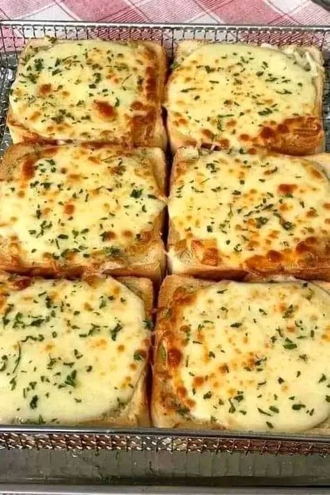 Warm Soup Recipes | Combining the delectable flavors of garlic, Parmesan, mozzarella, and provolone on buttered bread, we’ve discovered the ultimate combination for our... | Facebook Garlic Cheese Toast, Texas Toast Bread, Bread Dips Recipes, Potato Pizza Recipe, Buttered Bread, Zucchini Soup Recipes, Breakfast Cake Recipes, Warm Soup Recipes, Minced Meat Recipe