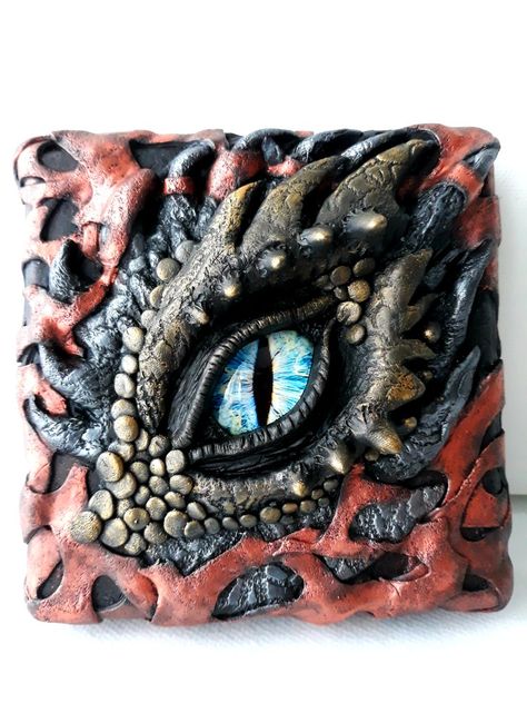 Dragon Eye Polymer Clay Box by SusaBe Dragon Eye Sculpture, Dragon Eye Art, Polymer Clay Dragon Eye, Dragon Sculpture Clay, Clay Dragon Eye, Dragon Box, Clay Box, Dragon Eyes, Polymer Clay Dragon