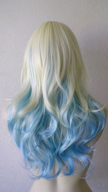 Light Blue Hair Highlights, White And Blue Hair Color, Blonde And Light Blue Hair, White To Blue Hair, White Hair With Light Blue Highlights, Blue White Hair, White Hair Blue Tips, Ice Blue Outfit, Blonde Hair Blue Tips