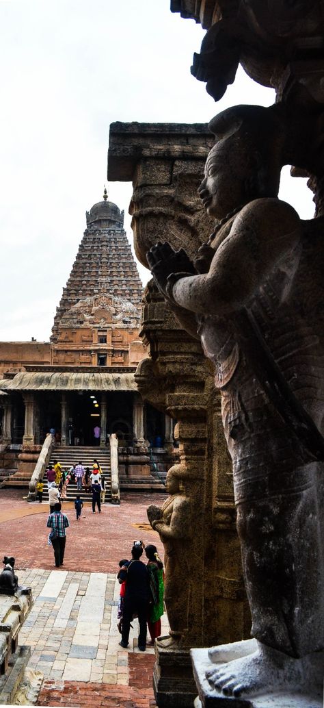 Brihadesvara Peruvudaiyar temple in Thanjavur – an architectural marvel by the dynamic Raja Raja Chola I – Moni Gāthā Thanjavur Temple Photography, Thanjai Periya Kovil, Thanjai Periya Kovil Wallpaper, Thanjavur Temple, Chola Temples, See Threw, Disney Movie Art, Hindu Temples, Temple Photography