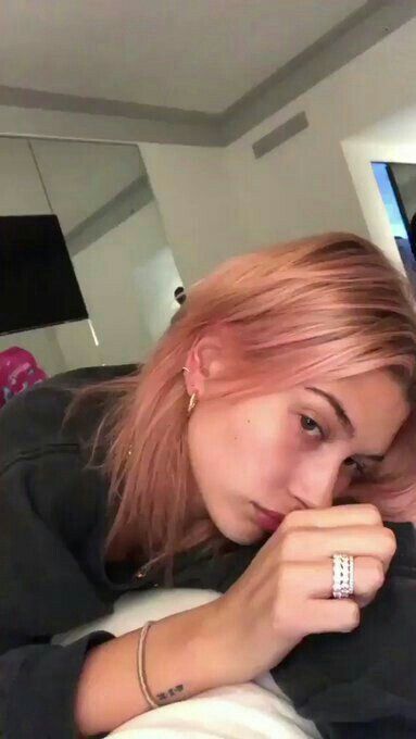 Hayley Bieber, Hailey Rhode Baldwin, Hailey Baldwin Style, Justin Hailey, Blonde With Pink, Model Inspo, Dirty Blonde, Dye My Hair, Hailey Baldwin