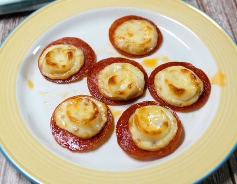 Dad's Keto Pepperoni Cheese Bites Pepperoni Appetizers, String Cheese Recipes, Pepperoni Bites, Marinara Dipping Sauce, Keto Pepperoni, Pizza Chips, Savory Treats, Bariatric Friendly Recipes, Ciabatta Bread